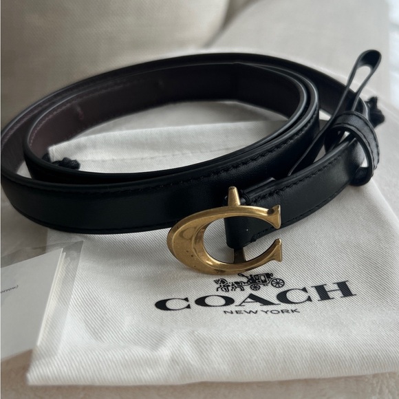 Coach Accessories - Coach Signature Buckle Belt 
Coach Black Belt with Gold C Buckle